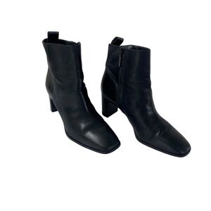 Calvin Klien Boots 9 black leather heeled / Square toe /zip